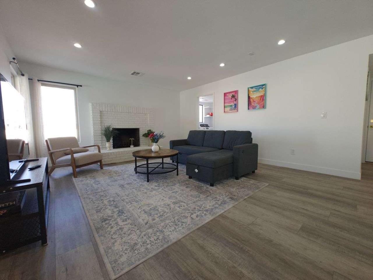 The Strip Is Just Around The Corner! Newly Renovated Luxury Modern Minimalist Villa With Large Pool! Las Vegas Exterior photo